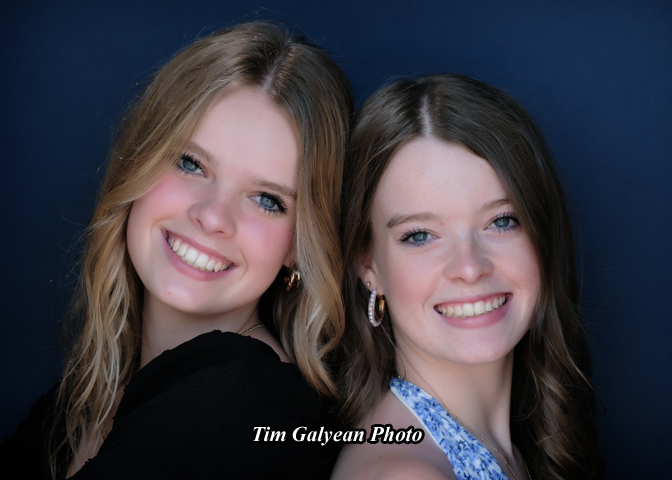 senior,pictures,yearbook,photographer,studio,pics,portraits,twins,guys,girls,pro,professional,blue,valley,olathe,shawnee,misison,ks,kansas,school,class,25,2025,high,natural,outdoors,headshots,studios